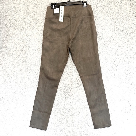 Andrew Marc Women’s Taupe Faux Suede Pull on Leggings Pants Small NWT - Picture 3 of 7
